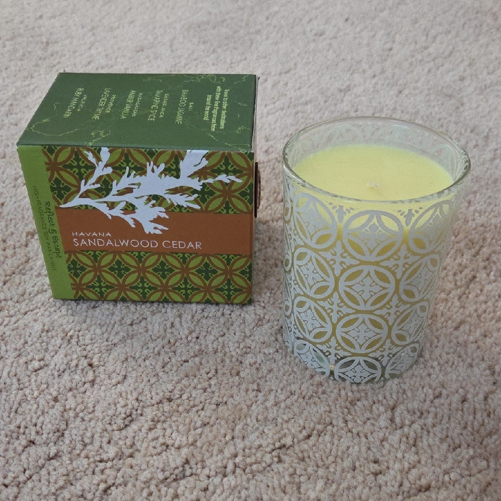 Sandalwood Cedar Candle - Yellow